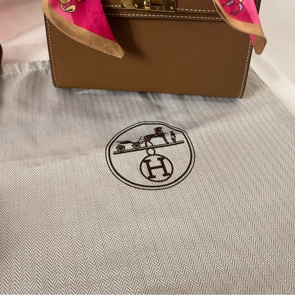 Brown Leather Handbag with Pink Accents - Picture 7 of 17